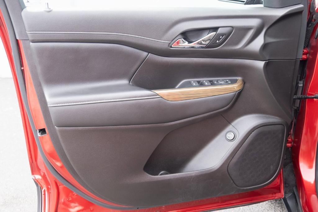 used 2022 GMC Acadia car, priced at $27,999