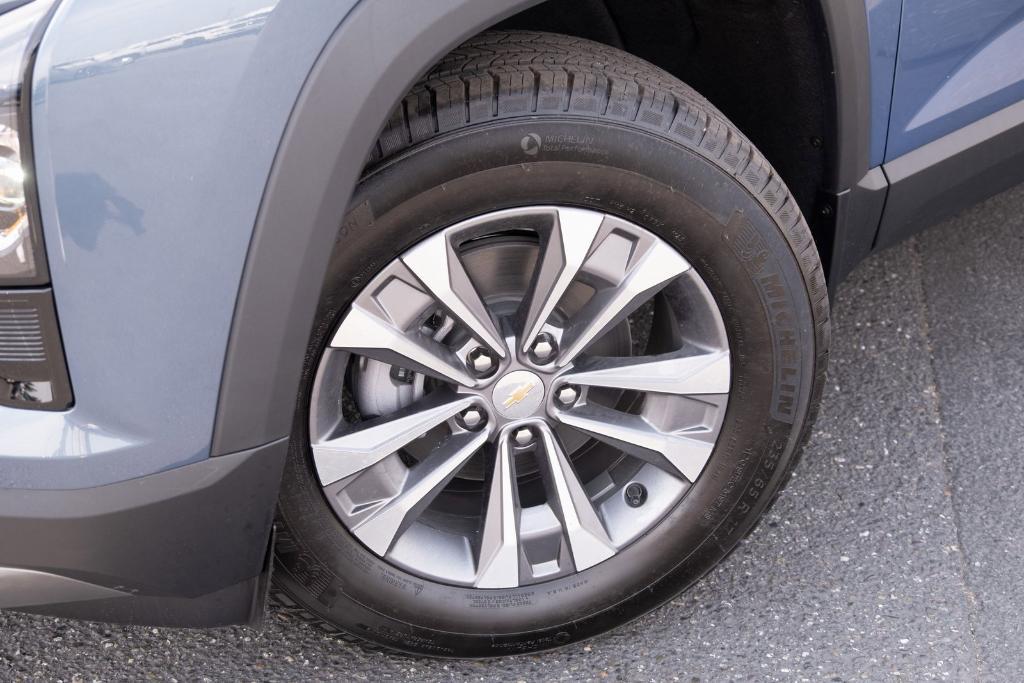 new 2026 Chevrolet Equinox car, priced at $31,015