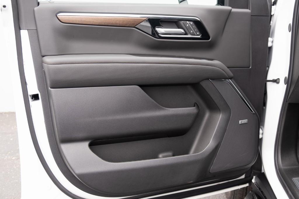 new 2025 Chevrolet Tahoe car, priced at $82,890