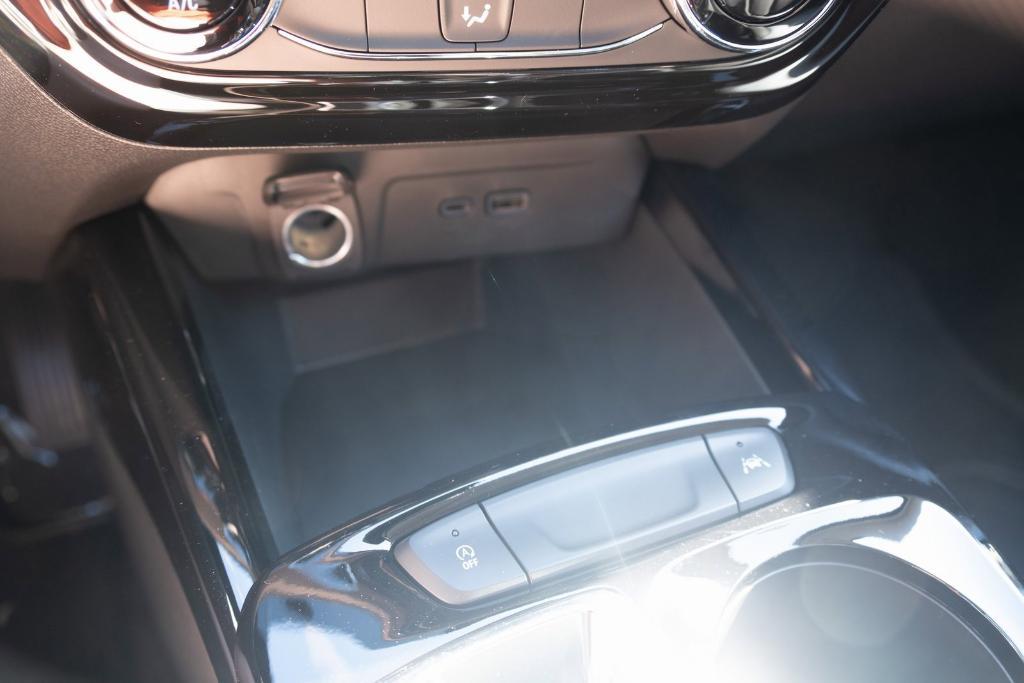 new 2025 Chevrolet Trax car, priced at $24,095