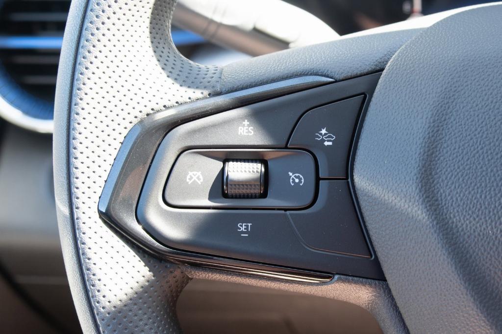new 2025 Chevrolet Trax car, priced at $24,095