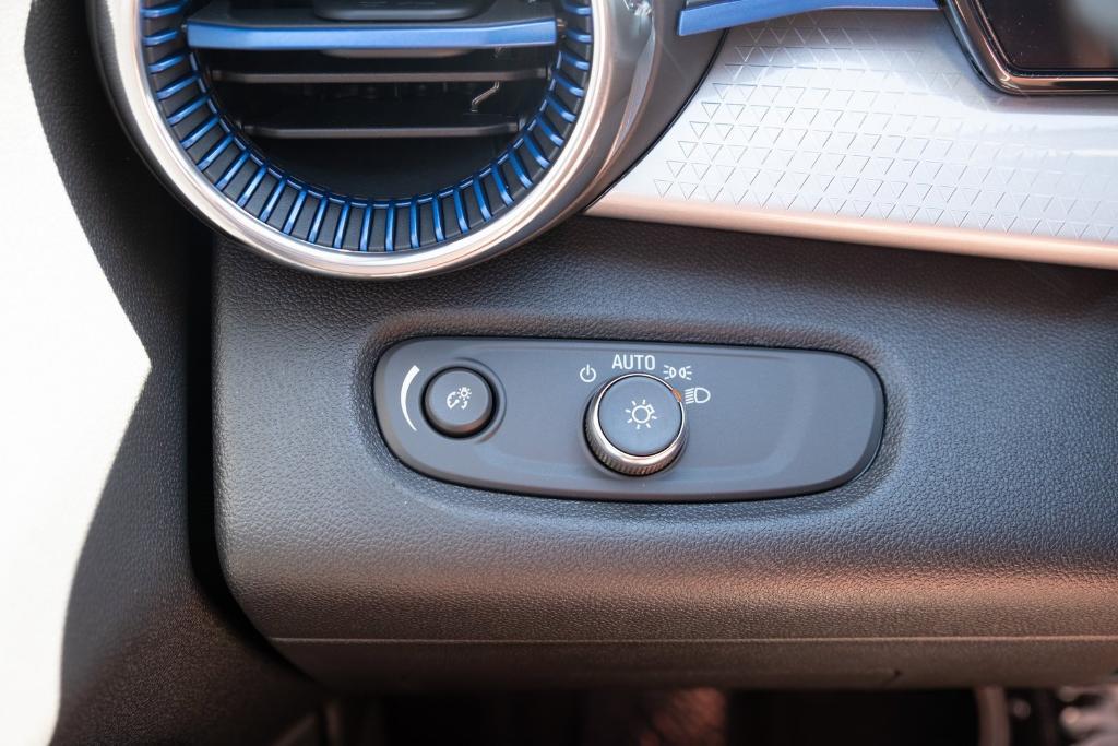 new 2025 Chevrolet Trax car, priced at $24,095