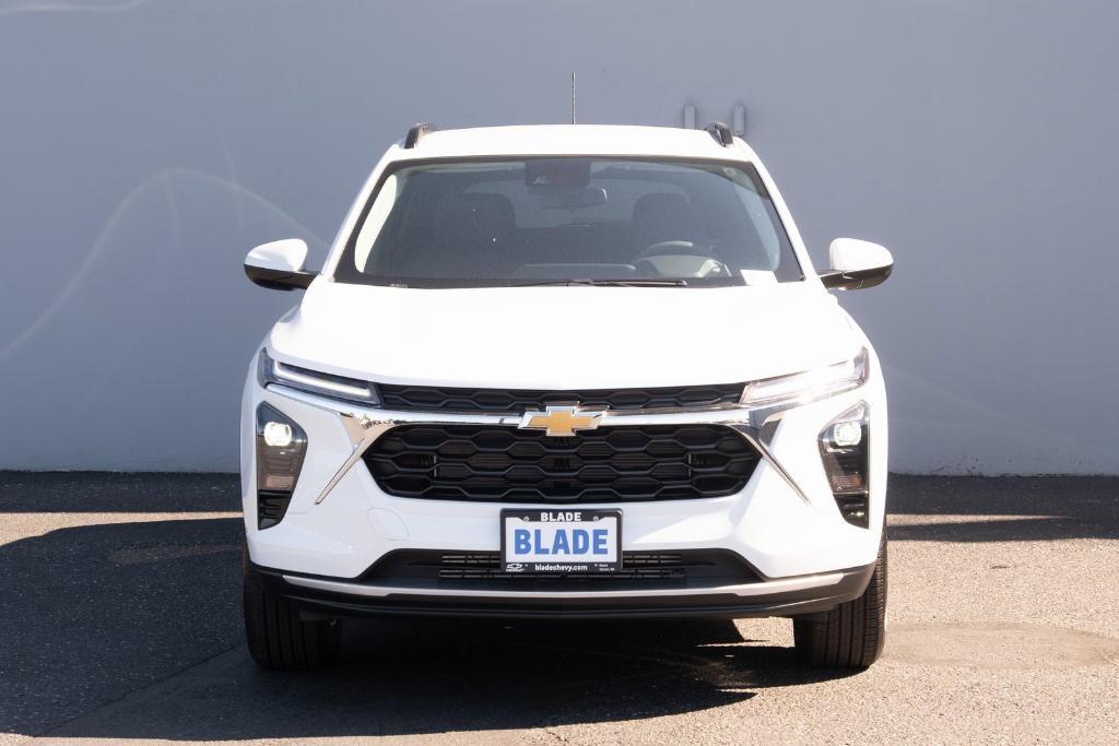 new 2025 Chevrolet Trax car, priced at $24,095