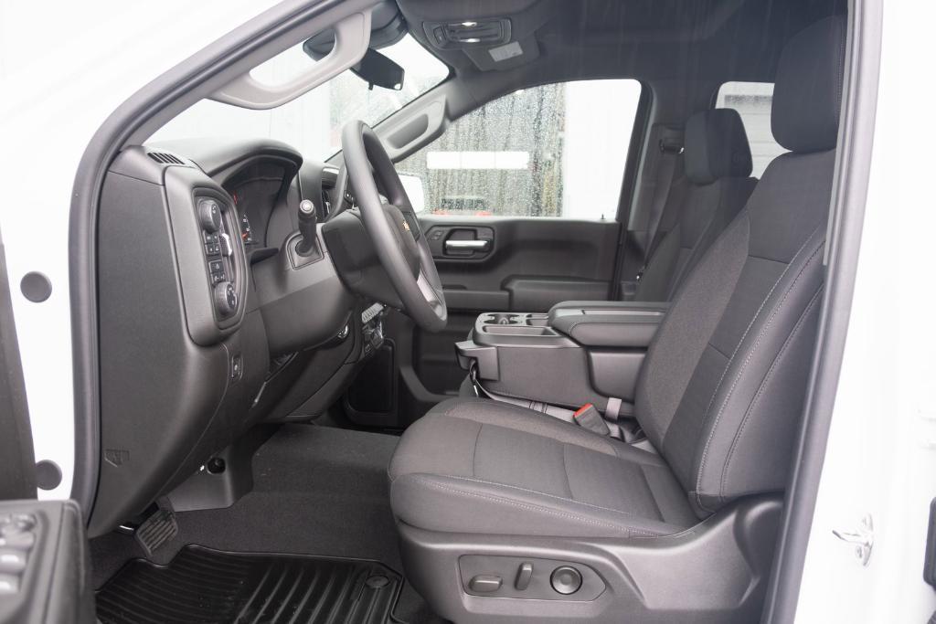 new 2025 Chevrolet Silverado 1500 car, priced at $43,670