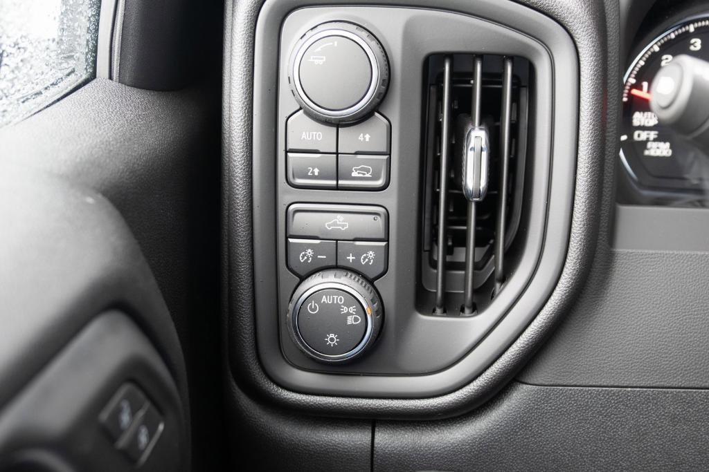 new 2025 Chevrolet Silverado 1500 car, priced at $43,670