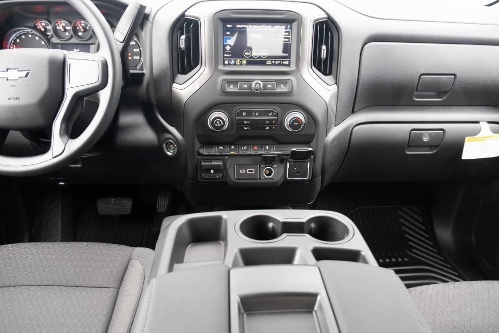 new 2025 Chevrolet Silverado 1500 car, priced at $43,670