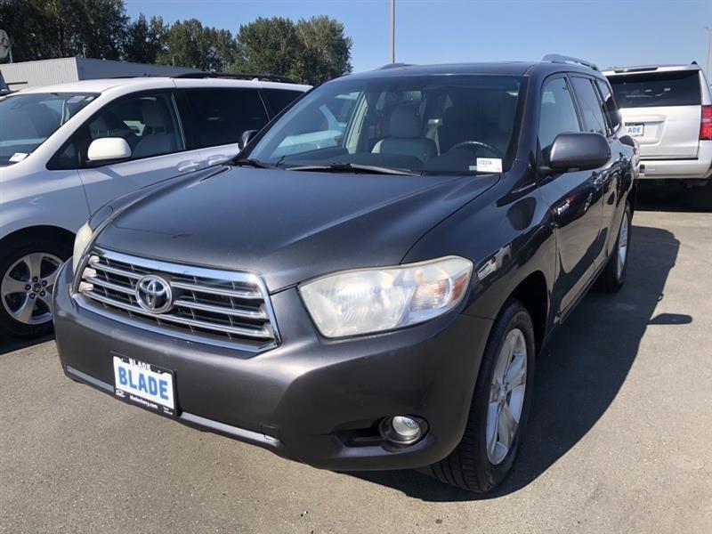used 2010 Toyota Highlander car, priced at $10,950