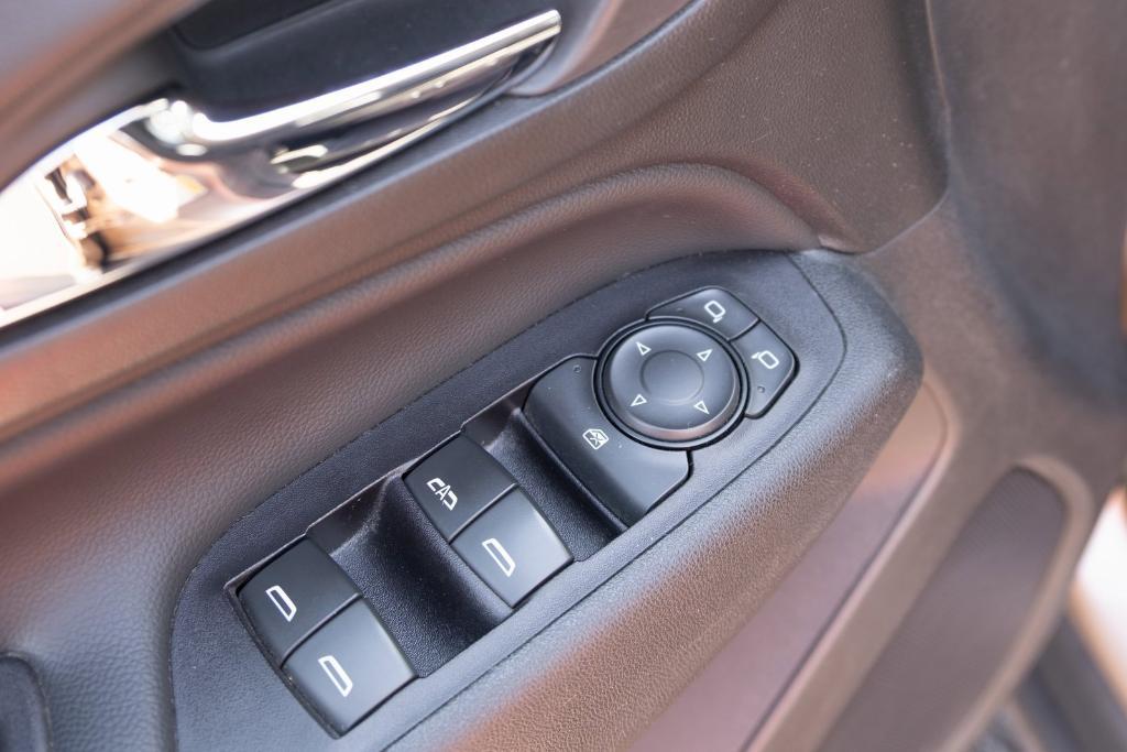 used 2018 Chevrolet Equinox car, priced at $16,880