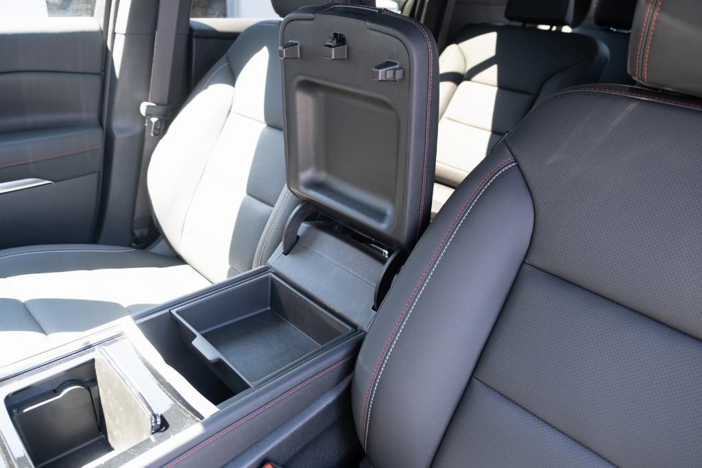 new 2025 Chevrolet Traverse car, priced at $55,345