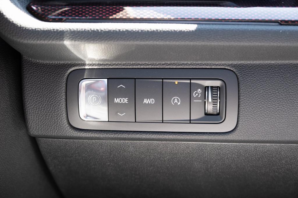 new 2025 Chevrolet Traverse car, priced at $55,345