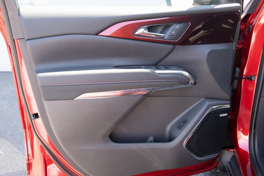 new 2025 Chevrolet Traverse car, priced at $55,345