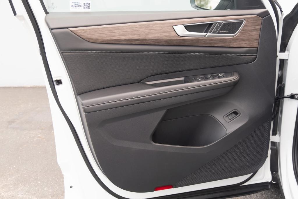 used 2024 Volkswagen Atlas car, priced at $40,200