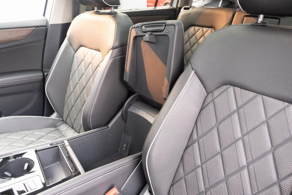 used 2024 Volkswagen Atlas car, priced at $40,200