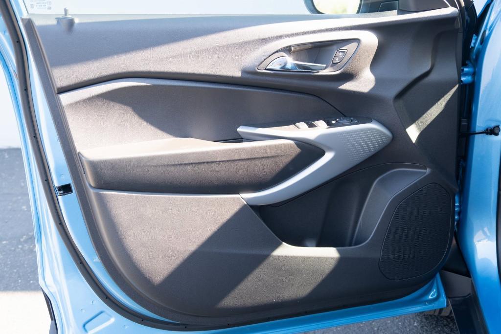 new 2025 Chevrolet Trax car, priced at $25,175