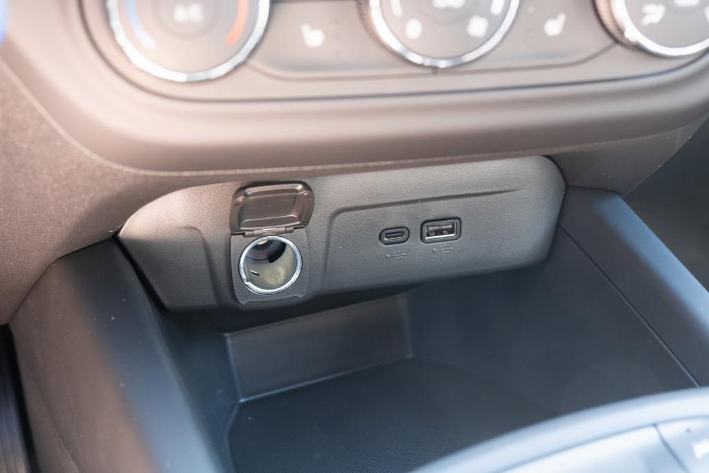 new 2025 Chevrolet Trax car, priced at $25,175