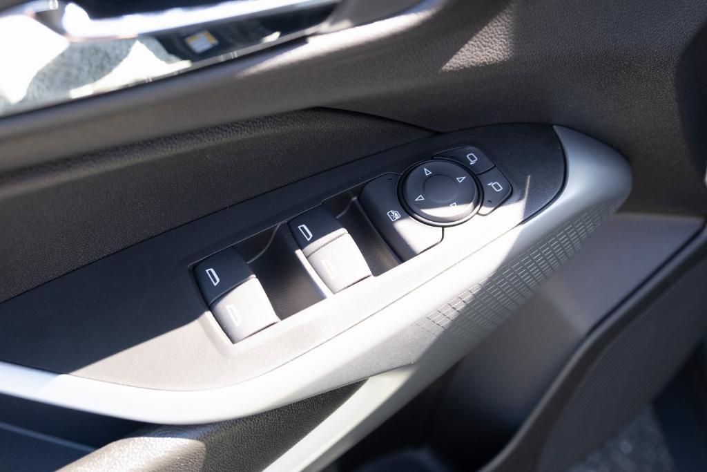 new 2025 Chevrolet Trax car, priced at $22,385