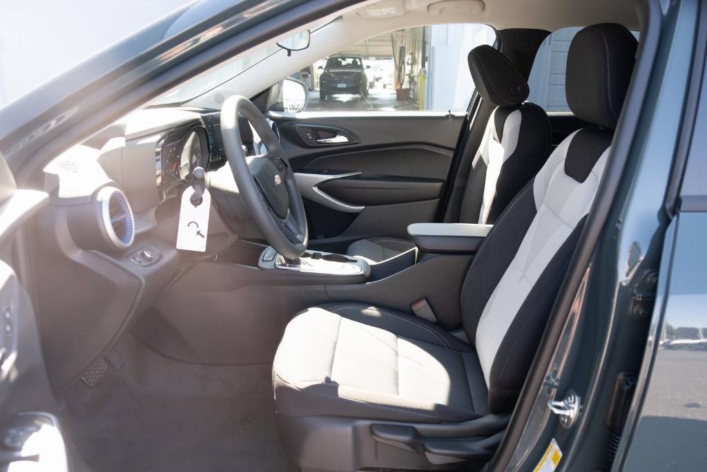 new 2025 Chevrolet Trax car, priced at $22,385