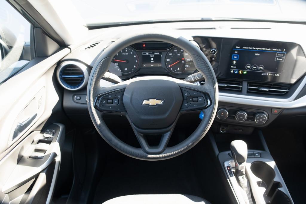 new 2025 Chevrolet Trax car, priced at $22,385