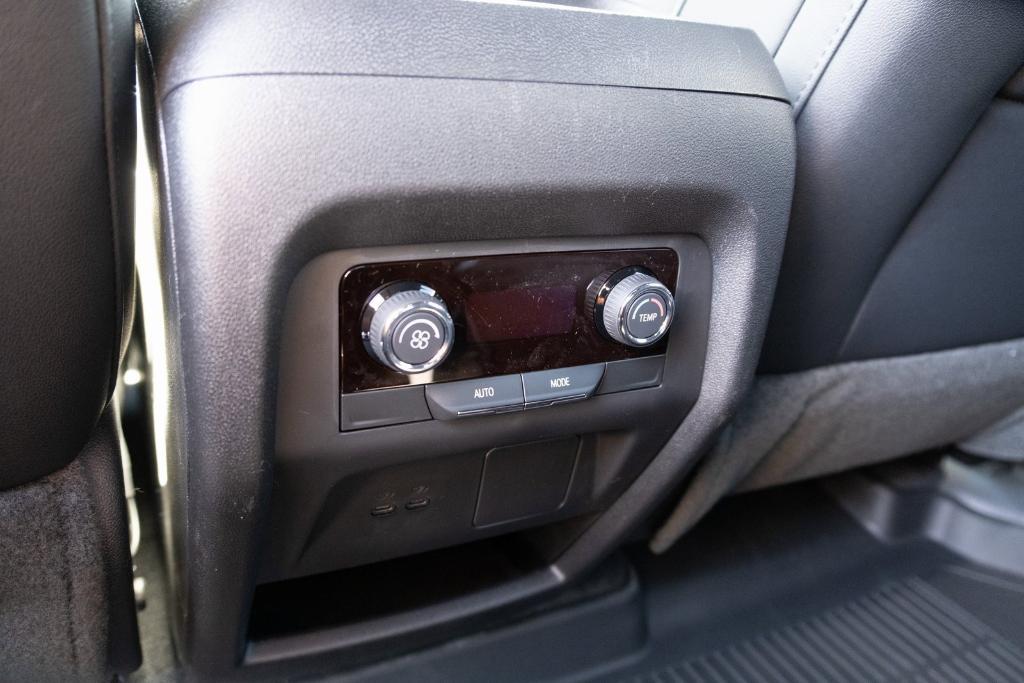 new 2025 Chevrolet Traverse car, priced at $48,340