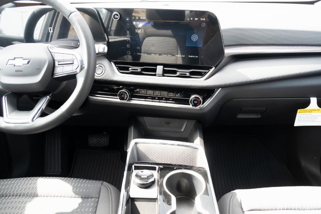 new 2026 Chevrolet Equinox car, priced at $31,510