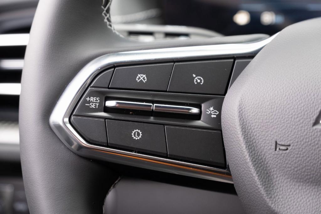 new 2025 Chevrolet Traverse car, priced at $42,290