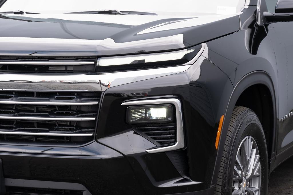 new 2025 Chevrolet Traverse car, priced at $42,290