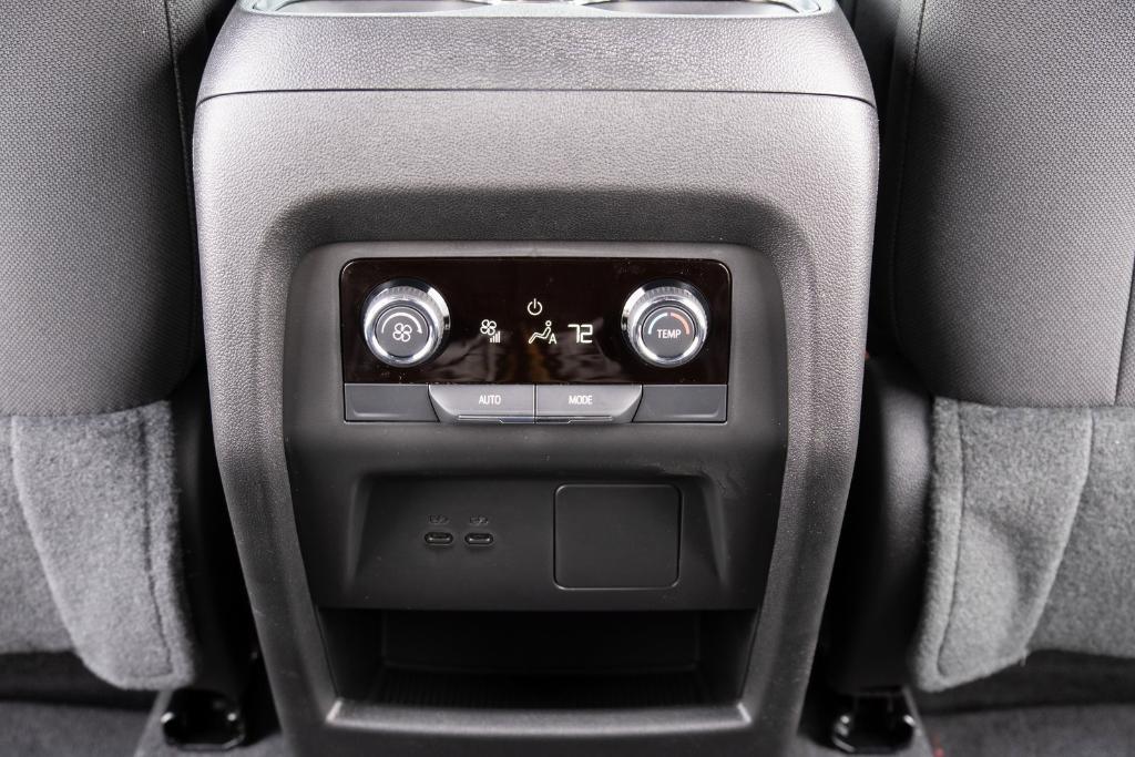 new 2025 Chevrolet Traverse car, priced at $42,290
