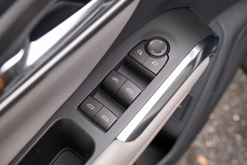 new 2025 Chevrolet Traverse car, priced at $42,290