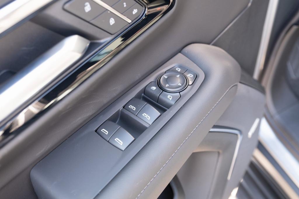new 2025 Chevrolet Suburban car, priced at $71,900
