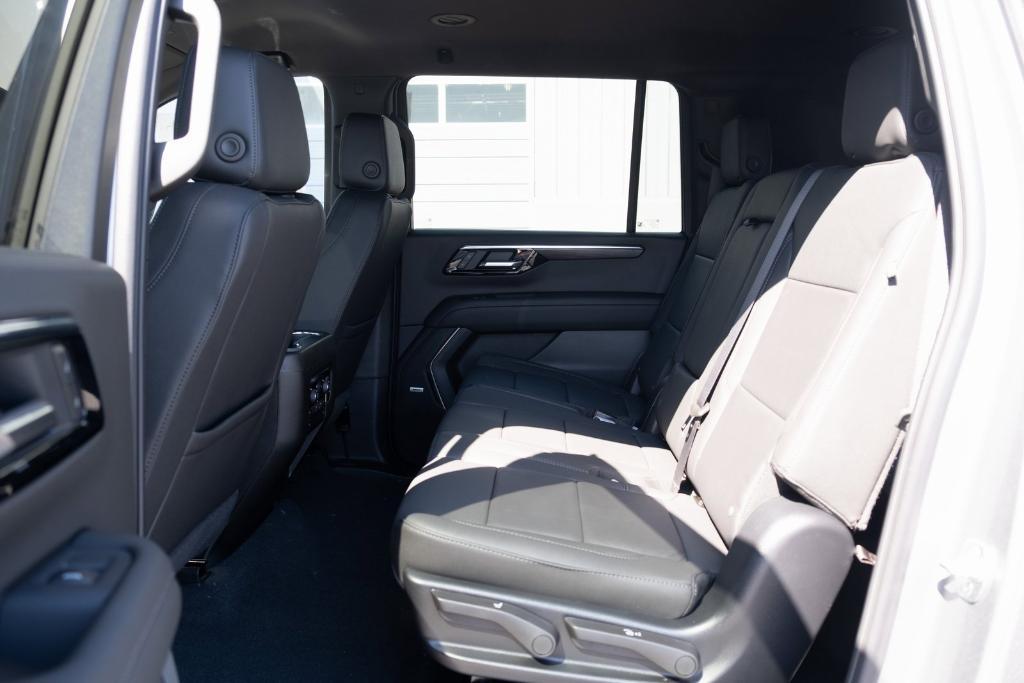 new 2025 Chevrolet Suburban car, priced at $71,900