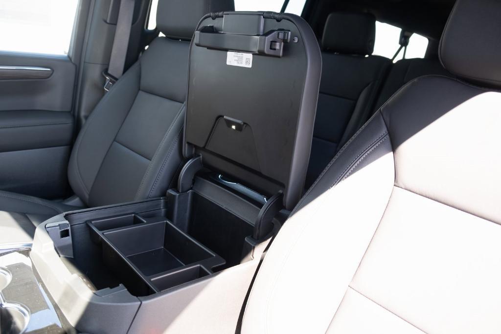 new 2025 Chevrolet Suburban car, priced at $71,900