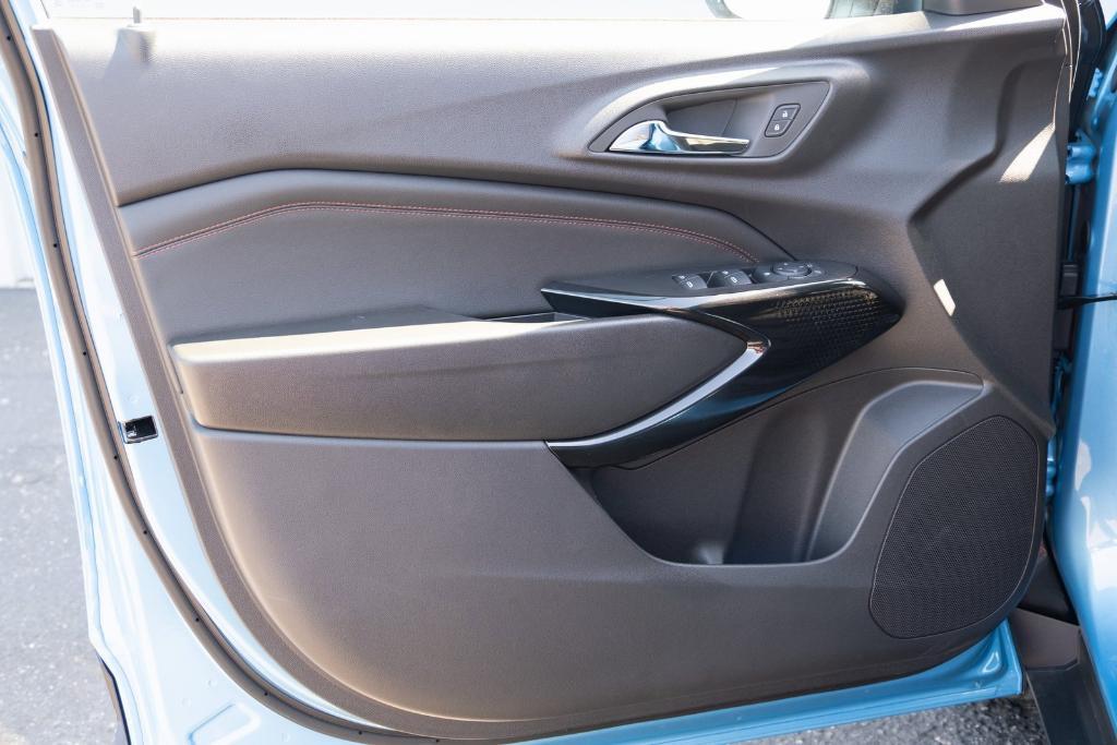 new 2025 Chevrolet Trax car, priced at $27,675