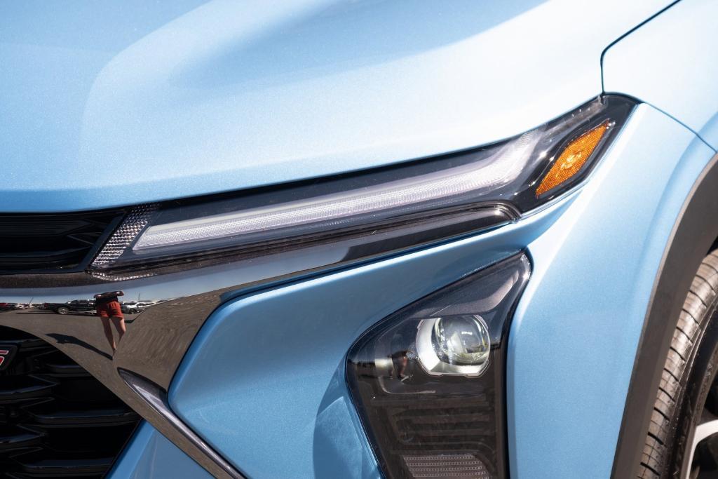 new 2025 Chevrolet Trax car, priced at $27,675