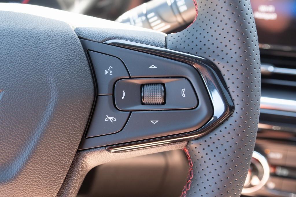 new 2025 Chevrolet Trax car, priced at $27,675