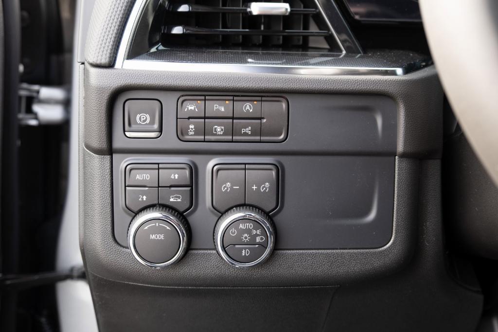 new 2025 Chevrolet Suburban car, priced at $77,825