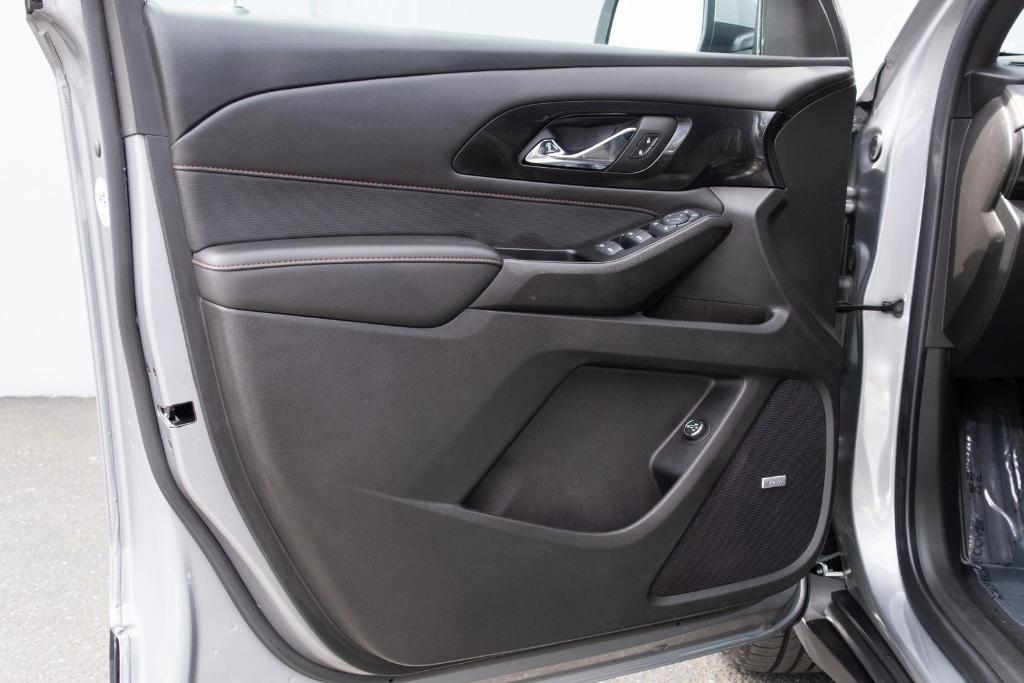 used 2023 Chevrolet Traverse car, priced at $39,985