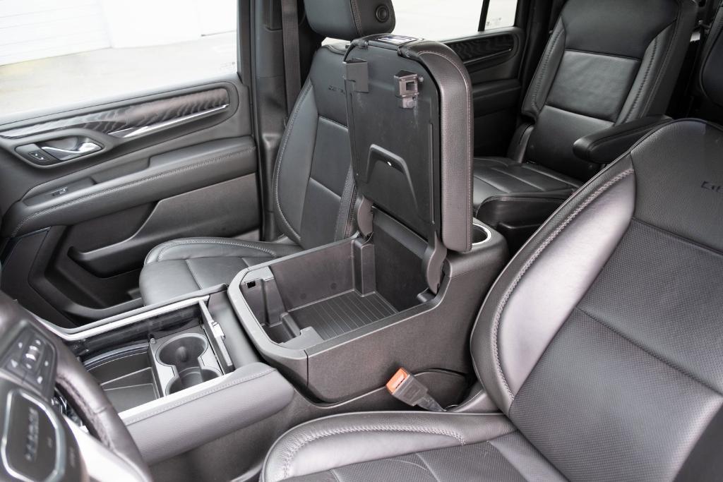 used 2022 GMC Yukon XL car