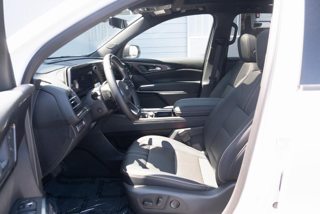 new 2025 Chevrolet Traverse car, priced at $59,690