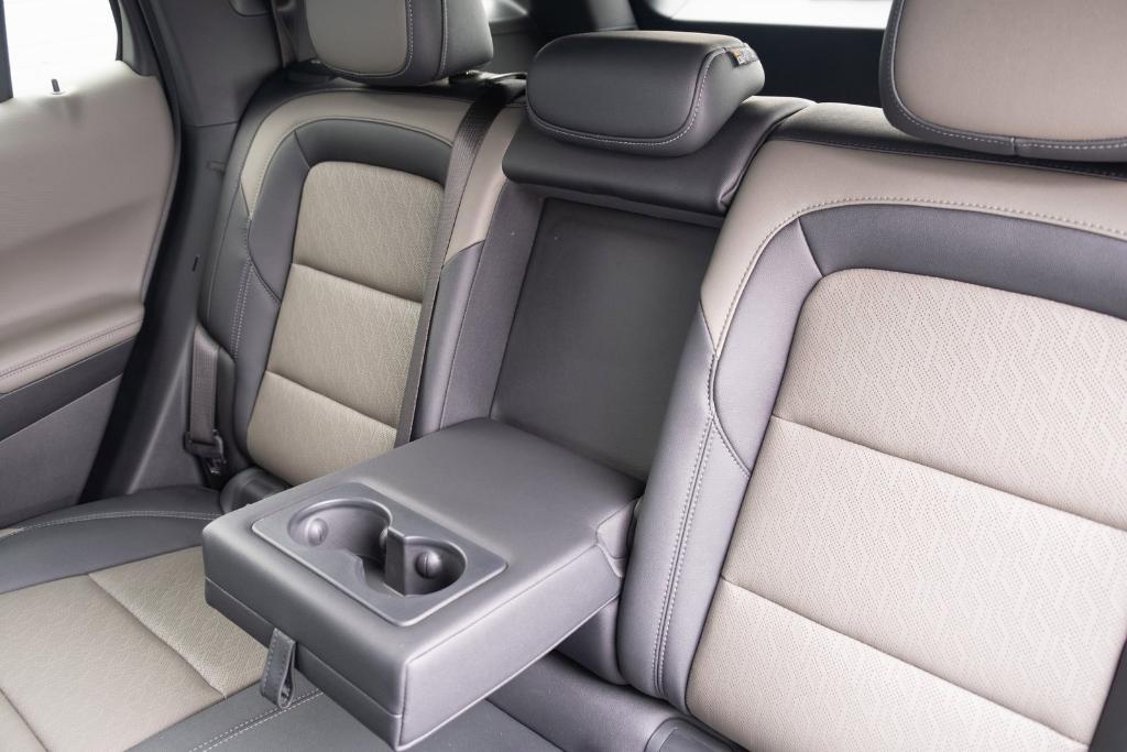 new 2025 Chevrolet Equinox car, priced at $35,725