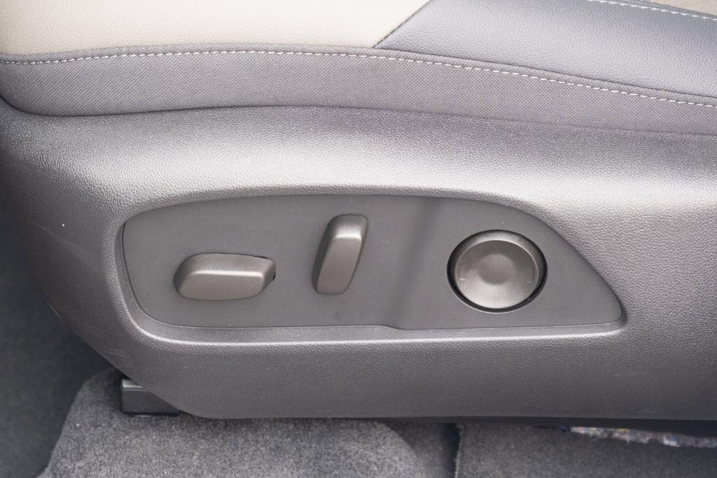 new 2025 Chevrolet Equinox car, priced at $35,725