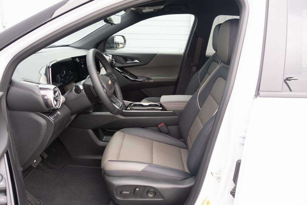 new 2025 Chevrolet Equinox car, priced at $35,725