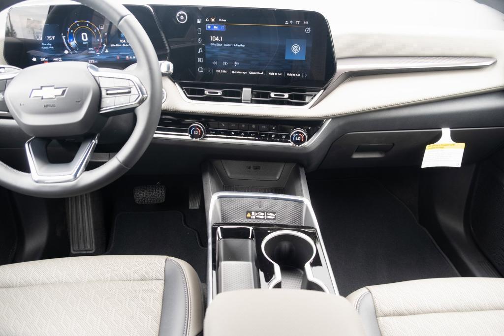 new 2025 Chevrolet Equinox car, priced at $35,725