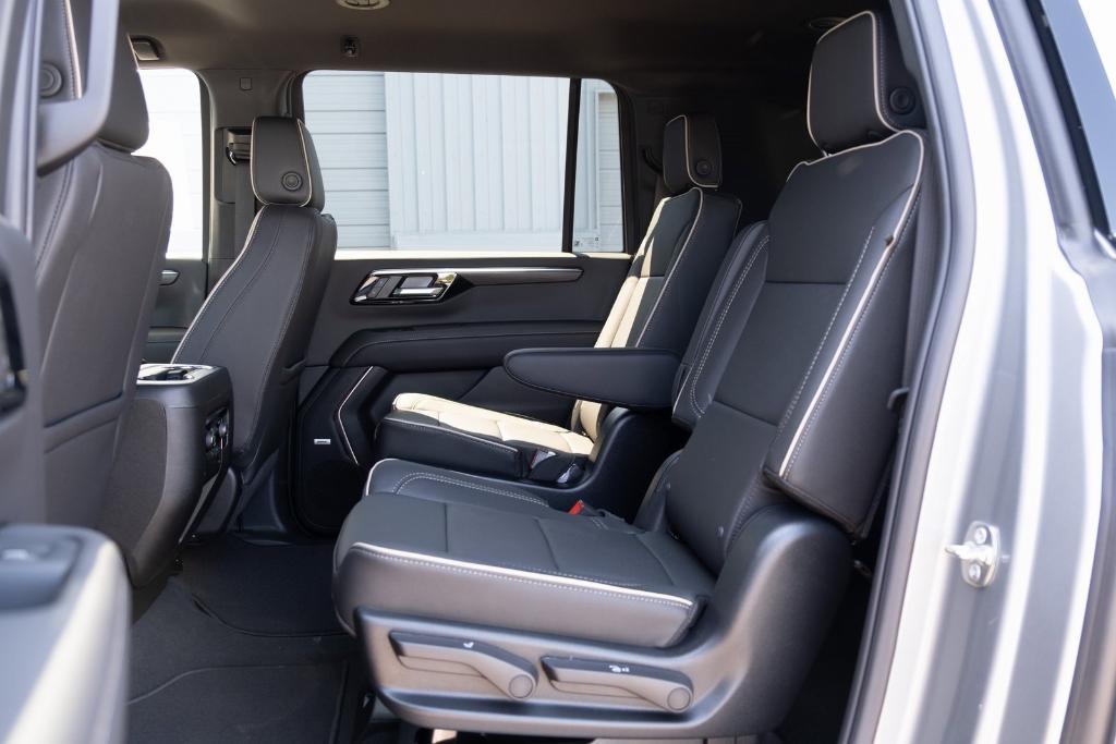 new 2025 Chevrolet Suburban car, priced at $81,795