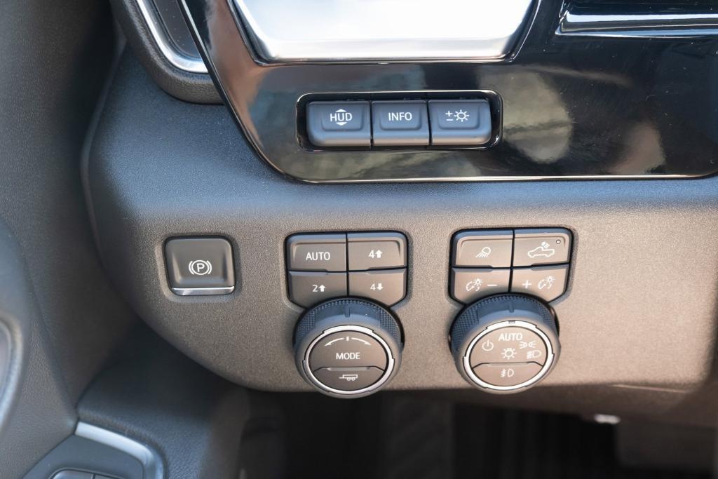 new 2025 Chevrolet Silverado 2500 car, priced at $105,654