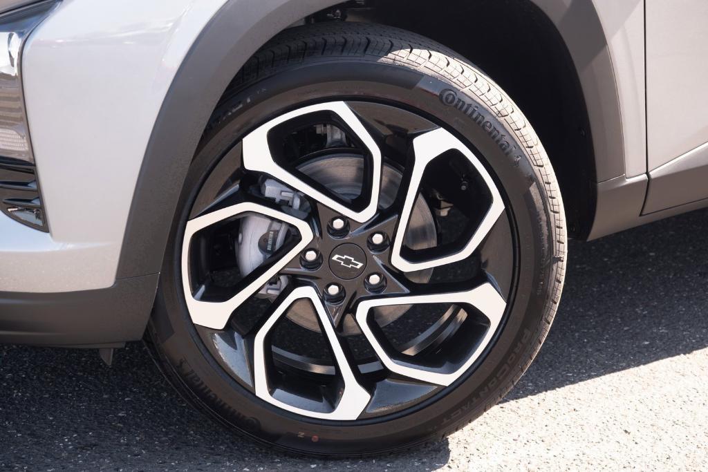 new 2025 Chevrolet Trax car, priced at $26,385