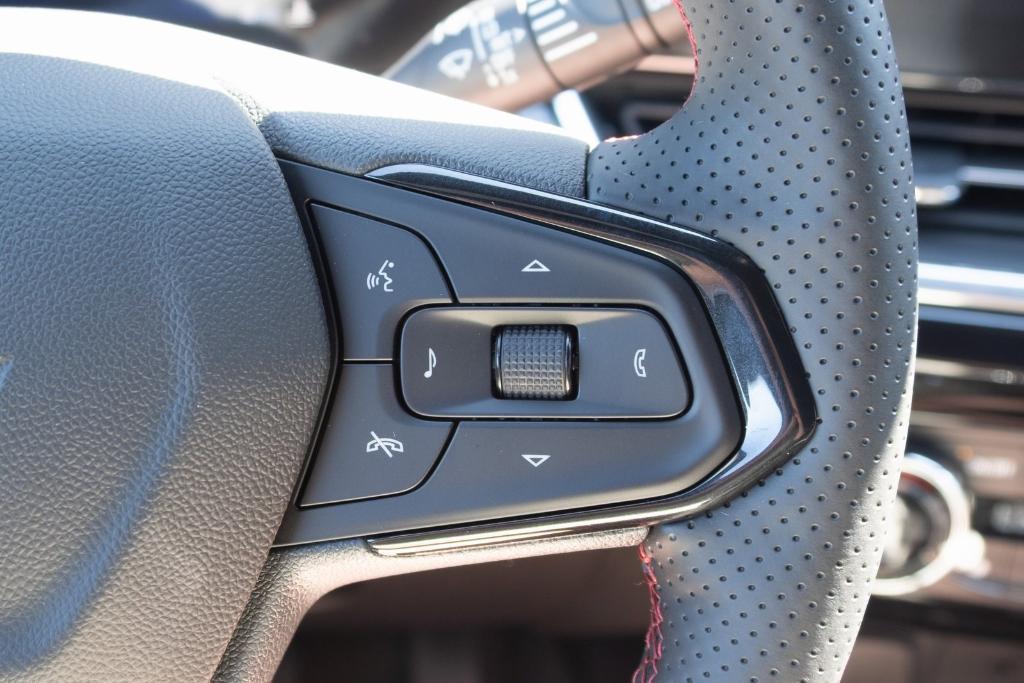 new 2025 Chevrolet Trax car, priced at $26,385