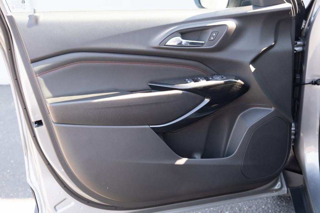 new 2025 Chevrolet Trax car, priced at $26,385