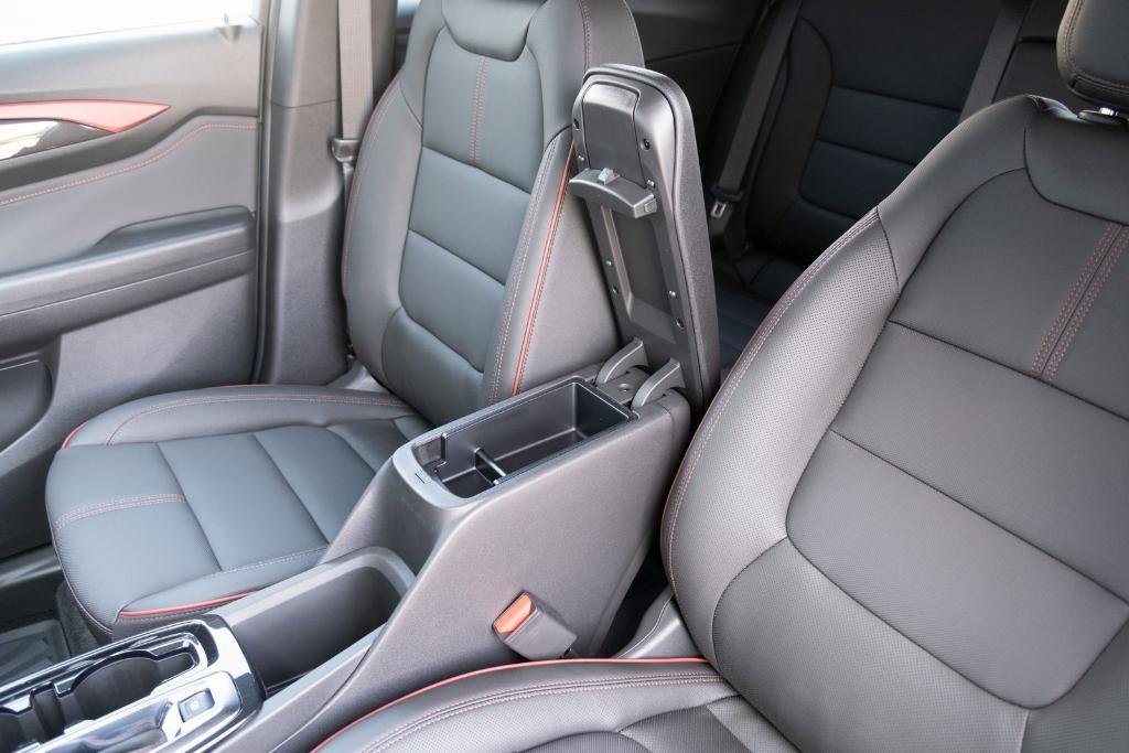 new 2025 Chevrolet TrailBlazer car, priced at $34,270