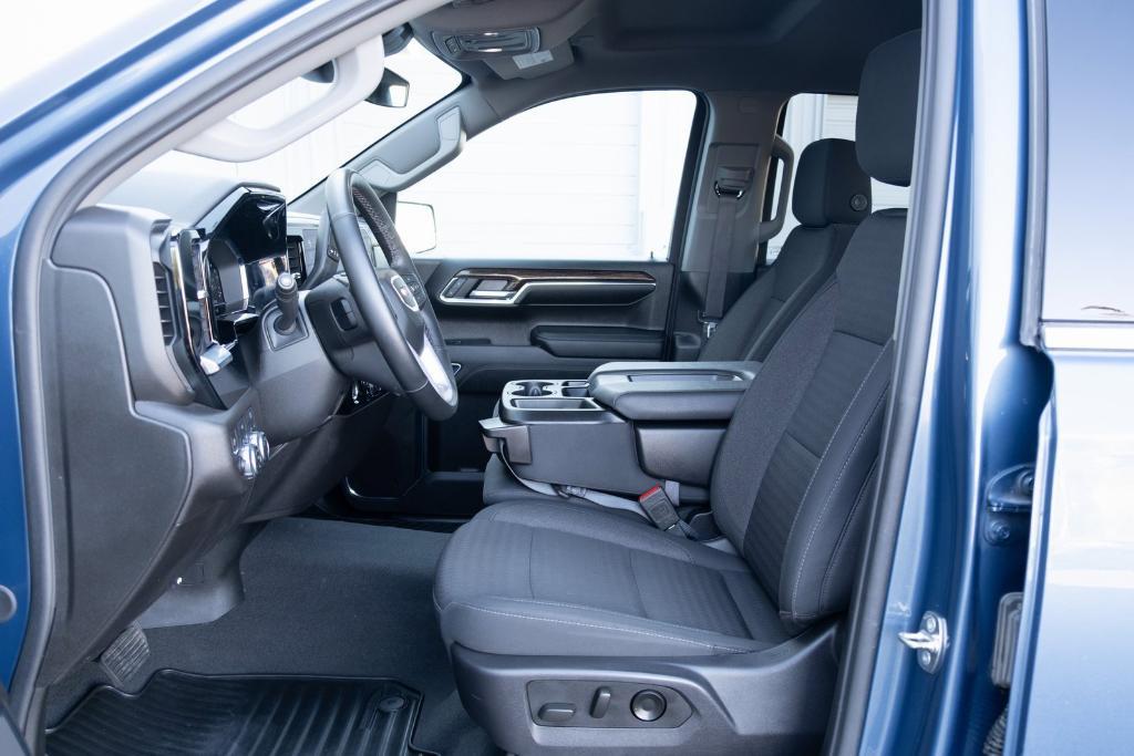 used 2024 GMC Sierra 1500 car, priced at $41,228