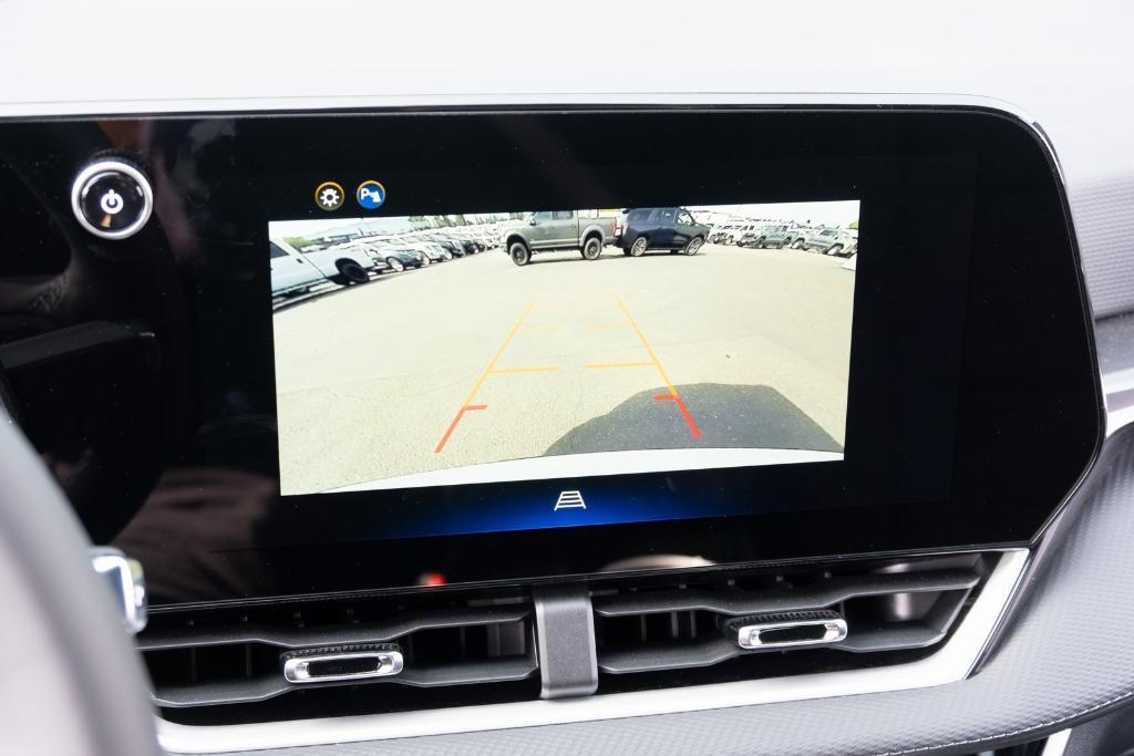 new 2025 Chevrolet Equinox car, priced at $31,995